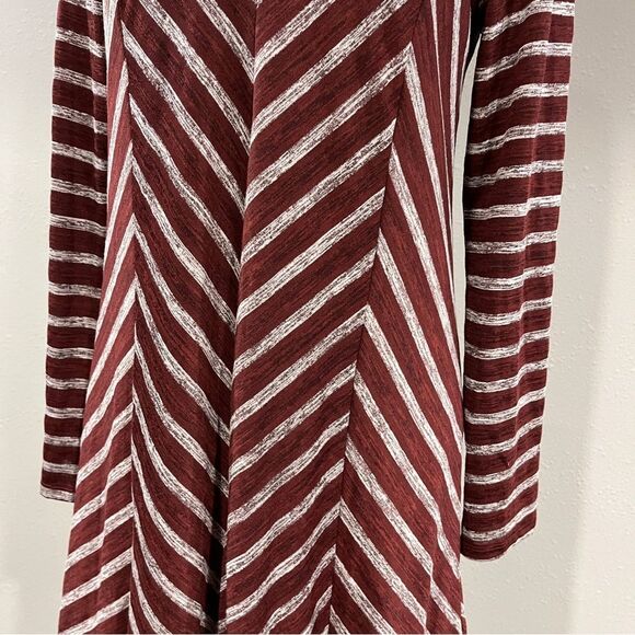 Entro Striped Burgundy and White Long Sleeve mini Dress size small - Picture 4 of 13